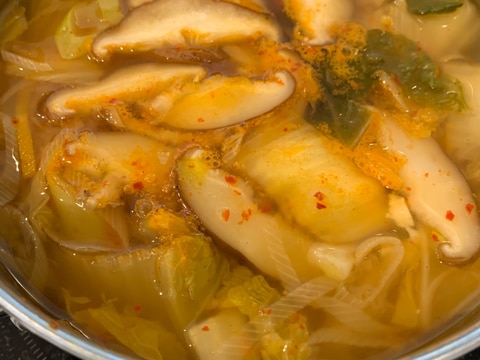 ダシダで作る韓国風キムチスープ
